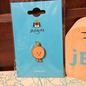 NWT Jellycat Amuseable Peach enamel pin- Shanghai Exclusive